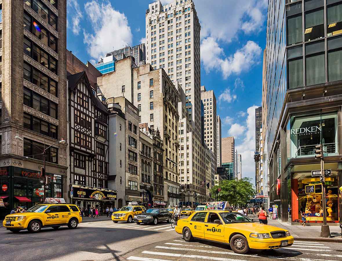 Shops on 5th Avenue, New York