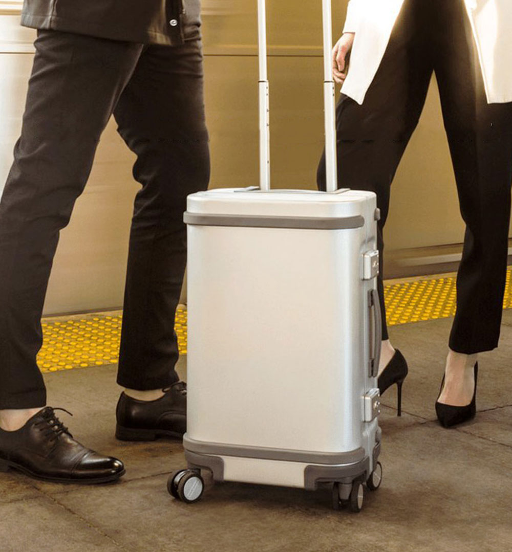 What is a Smart Bag? Travel with Luxury and Comfort with Smart Technology Travel Gear