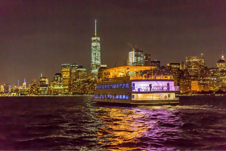 Sightseeing at the Boat Tour