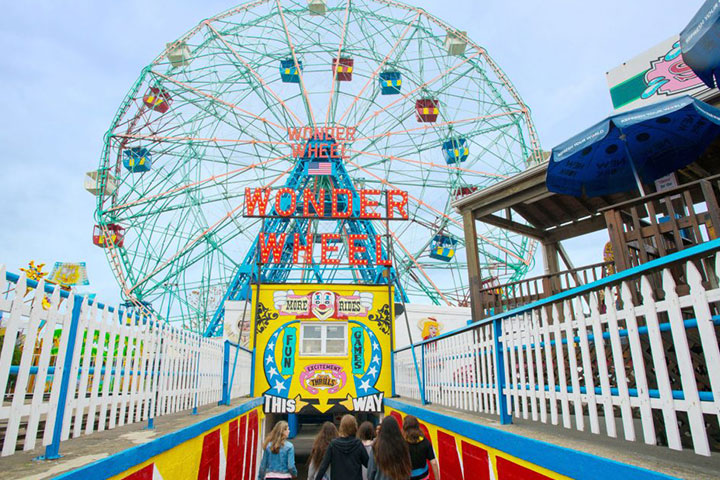Enjoy the Exciting Ride Dino’s Wonder Wheel at Coney Island 