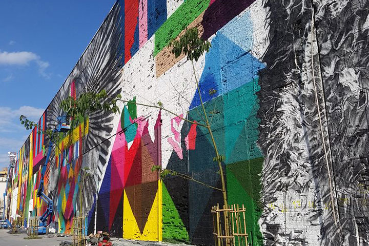 Explore the Street Art and Murals on the Giant Walls 