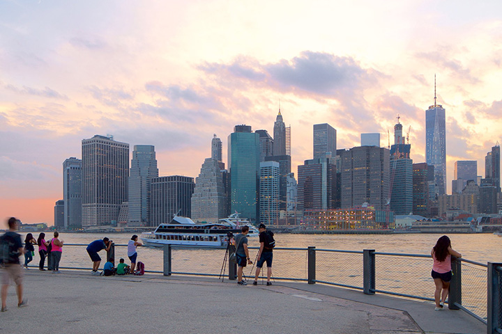 Stroll the Brooklyn Heights Promenade