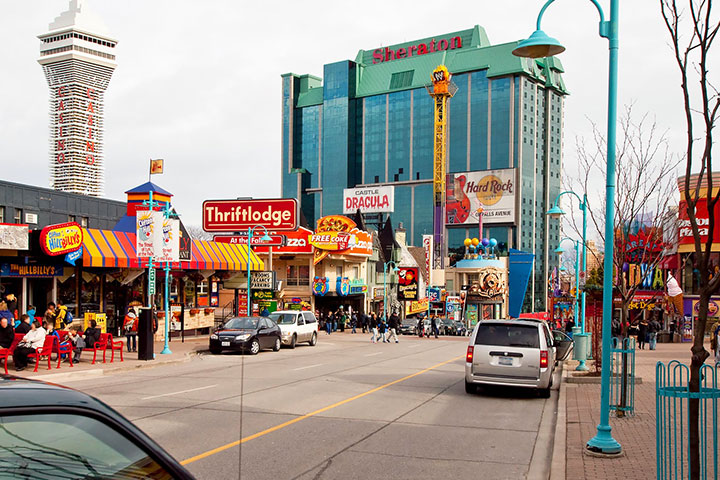 Shopping at Niagara Falls