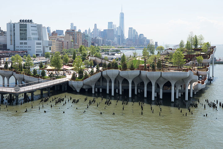 Hudson River Park in Manhattan Side near the Bridge 