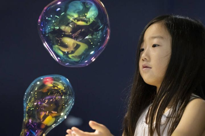 The Big Bubble Experiment for Kids in New York City
