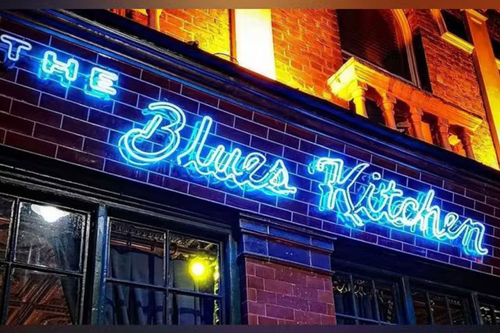  Enjoy Weekend with Blues at Out of the Blue Socialites Lounge 