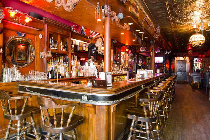 Freddy' Bar & Backroom