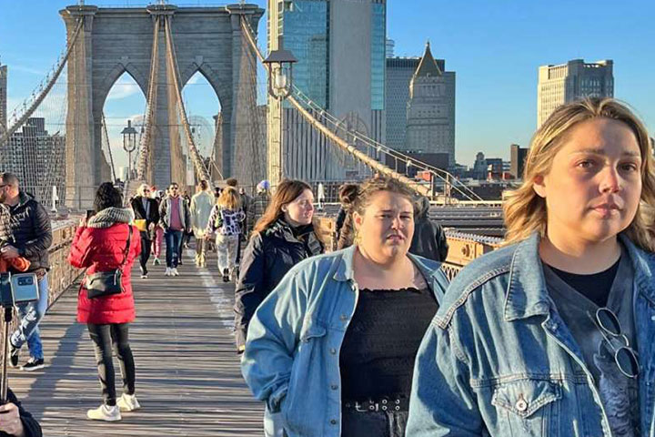 Walk Through the Brooklyn Bridge and the Dumbo in Brooklyn