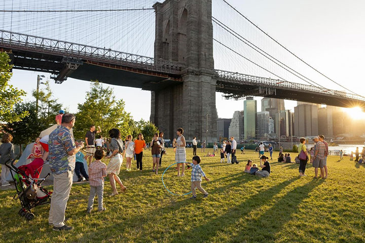 Visit the Empire Fulton Ferry Park on Brooklyn Side near the Bridge