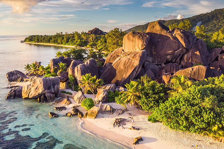 BEACHES AND OTHER OUTDOOR ATTRACTIONS
