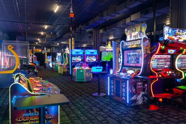 Play the Outstanding Arcade Games at Dave & Buster's Sports Bar