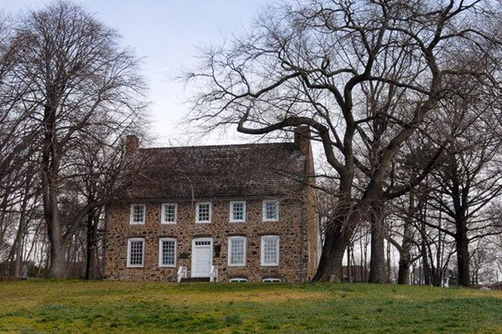 Explore Conference House Park