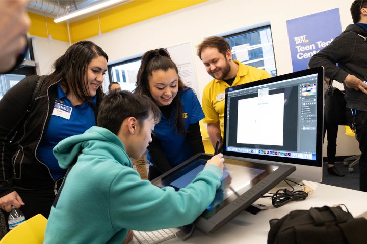 Teens can learn Technology at Teen Tech Center