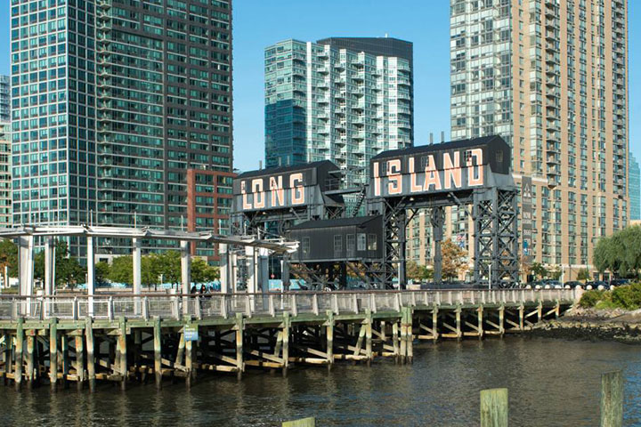 Gantry Plaza State Park