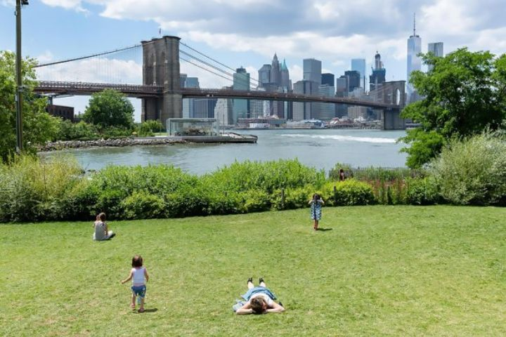 Stroll at the Brooklyn Bridge Park with Kids in New York City