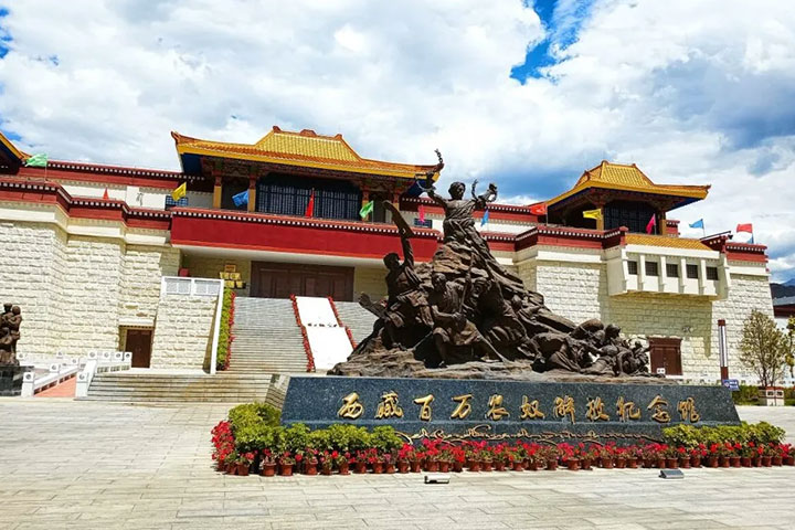 Take a Guided Tour of the Tibetan Museum