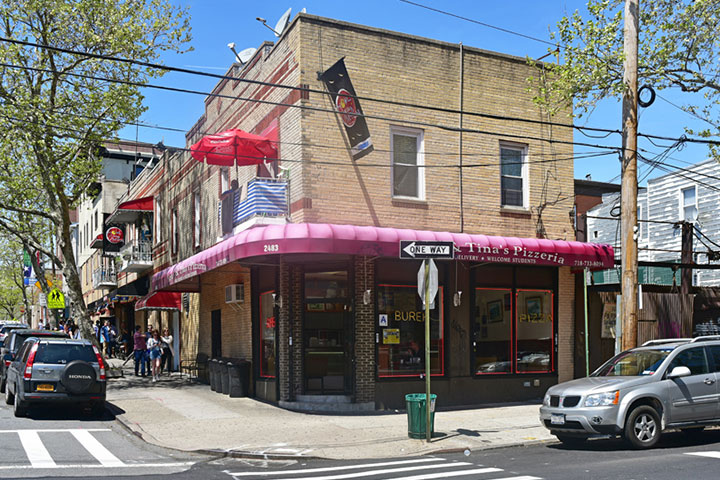 Tony and Tina’s Pizzeria