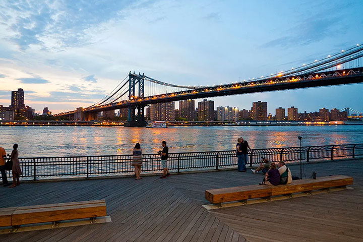 Visit the Brooklyn Heights in Brooklyn Side near the Bridge 