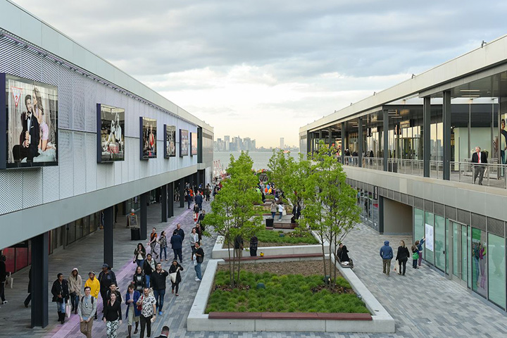 Empire Outlets: