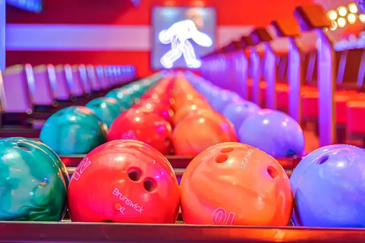 8. The Bowlero Chelsea Piers Bowling Alley and Arcade Games for Teens and Kids